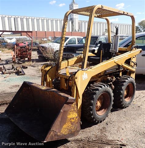 ih 3300 b skid steer